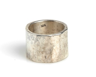 sigarenband ring, geborsteld zilveren brede bruiloft band, zilveren sigaren band, oude zilveren brede trouwring, verklaring band ring, cadeau voor haar