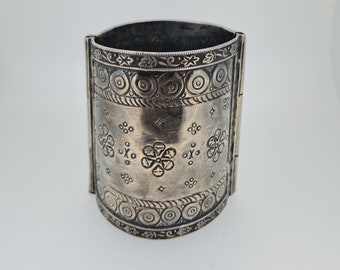 Vintage oude zilveren grote brede armband, sterling zilveren brede lange armband, antieke zilveren tribale armband, etnische geoxideerde zilveren armband