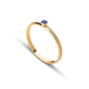 Dunne gouden saffierring, prinsessensaffierring, Byzantijnse ring, 18K gouden Byzantijnse ring, Griekse ring, natuurlijke saffier, Griekse sieraden