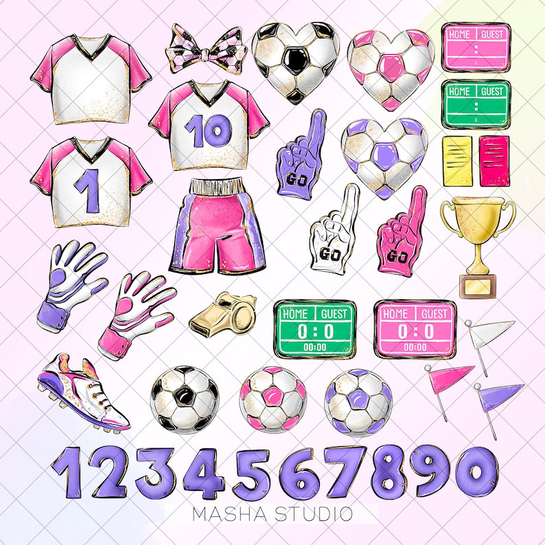 Puede incluir: Un conjunto de im&aacute;genes digitales de clipart con ilustraciones de tem&aacute;tica futbol&iacute;stica. El conjunto incluye un bal&oacute;n de f&uacute;tbol, un silbato, un trofeo, un marcador, una camiseta, un lazo, un par de guantes, un par de zapatos y los n&uacute;meros del 1 al 10. Las im&aacute;genes est&aacute;n en un estilo de acuarela con acentos de purpurina dorada.