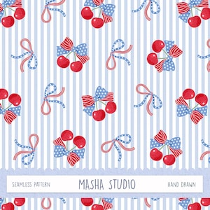 以下が含まれることがあります： 赤色のさくらんぼと赤、白、青のリボンをあしらったシームレスパターン。青と白のストライプの背景。デザインには「MASHA STUDIO」と「HAND DRAWN」の文字が含まれています。