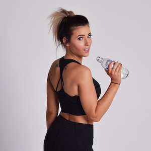 Seamless Black Twisted Saint Sports Bra. Sports wear gym clothing gym bunny Women&#39;s Fashion, Sports Top Bra-let Urban wear Cute Brand