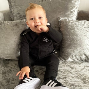 Tracksuits for newborn babies outlet