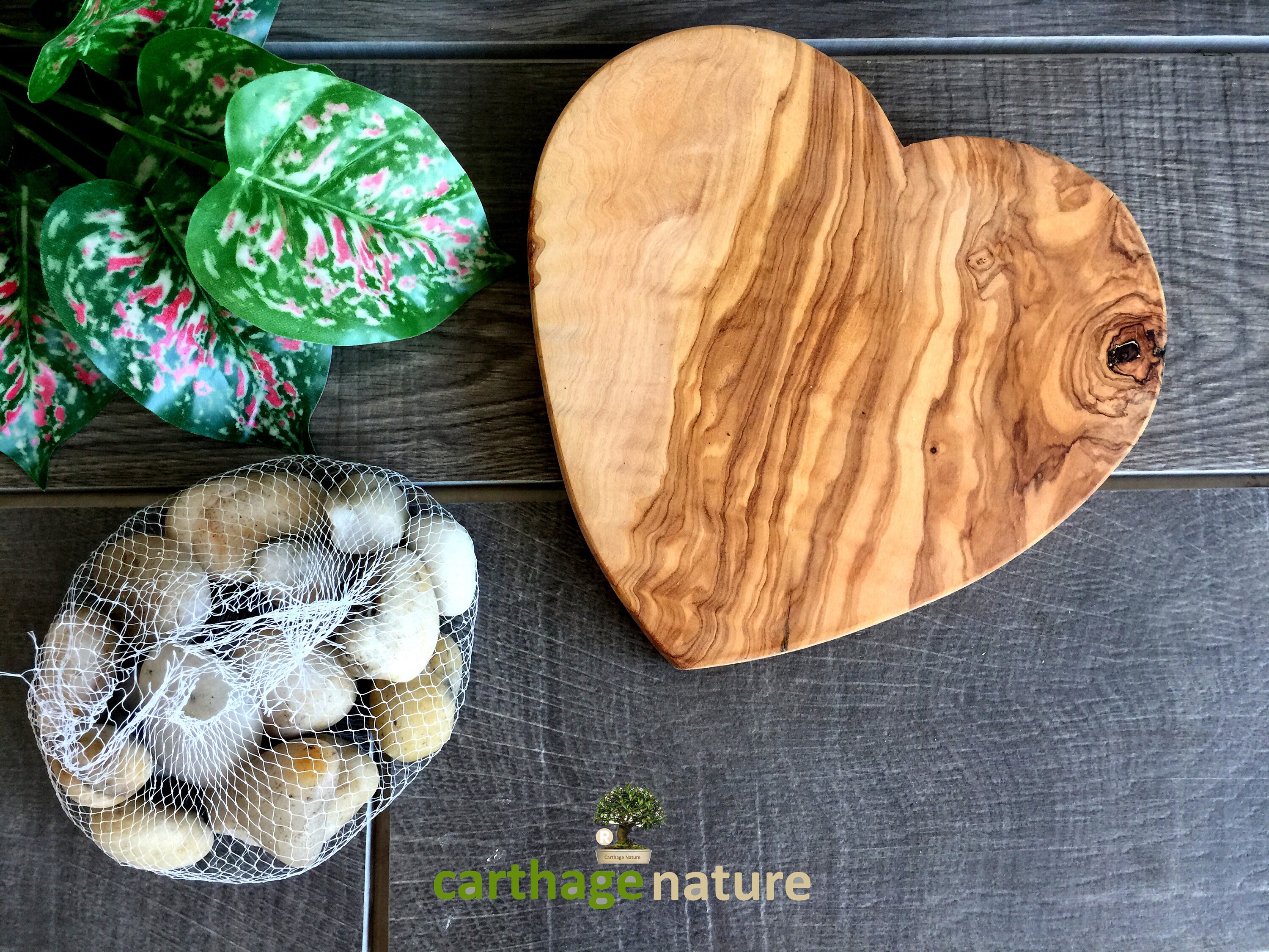 Cadeau St Valentin Insolite, Art de Table, Planche Cœur en Bois d'olivier, Centre Cadeau Maman, Ami 