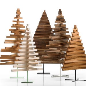 FROZEN FOREST / 5x YELKA - 1x L, 2x M, 2x S/ Walnut, Oak, Maple wood / Black-White stand / Weihnachtsbaum / Sapin de Noël / albero di Natale