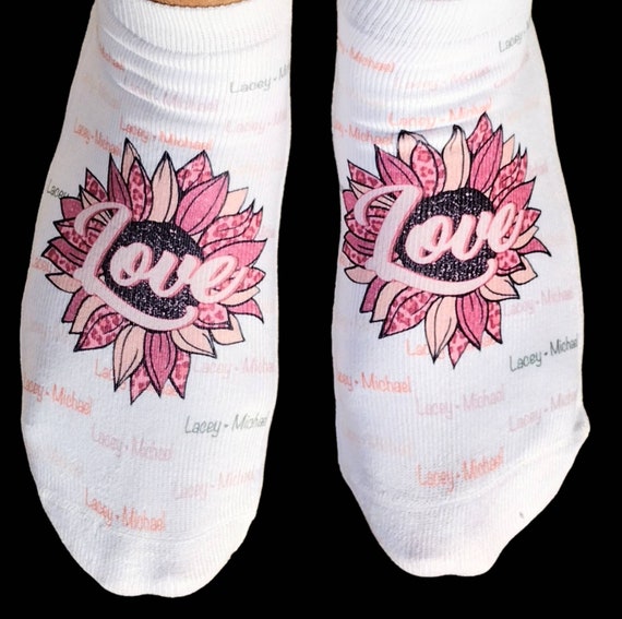 Personalized Valentine's Socks - Flower - Step and Repeat - Valentine's Gift - Gifts for her - Personalized socks
