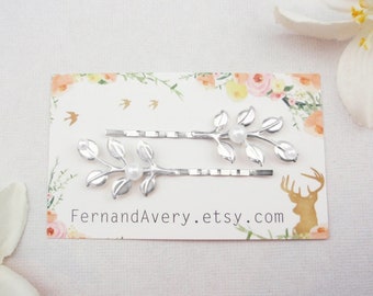 Silver pearl leaf hair pins. Set of 2 bobby pins. Elegant and dainty leaf hair pins, hair clips, bobby pins