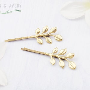 Leaf hair pins. Silver, gold or rose gold, Set of 2 dainty leaf bobby pins, hair clips. Silver leaf hair slides