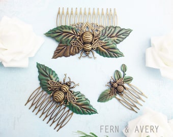 Bronze bee, emerald green hair piece. Green leaf bronze bee hair clip. Golden bronze bee hair accessories. Small or large