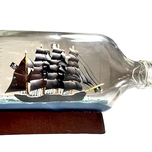 Pirate ship in a bottle 7 inch