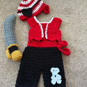 Crochet Pirate Newborn Photography Prop/Infant Halloween Costume/Baby Shower Gift/Pirate Cake Smash/Crochet Photo Prop/Eye Patch