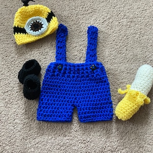 Crochet Minion Baby Set, Minion Hat, Minion Photo Prop Set, Baby Photo Prop Set, Minion Costume/Newborn to 18 Months, Made to Order