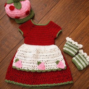Crochet Strawberry Shortcake Set/Newborn Photography Prop/Infant Costume/Baby Shower/MADE TO ORDER