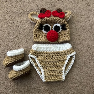 Crochet Baby Reindeer Outfit: Newborn Christmas Photo Prop