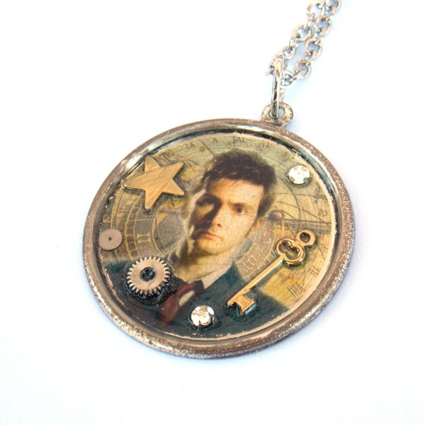 Doctor Who Necklace "The Tenth Doctor and a TARDIS Key"