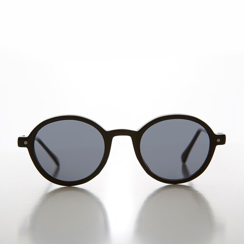 small round plastic sunglasses