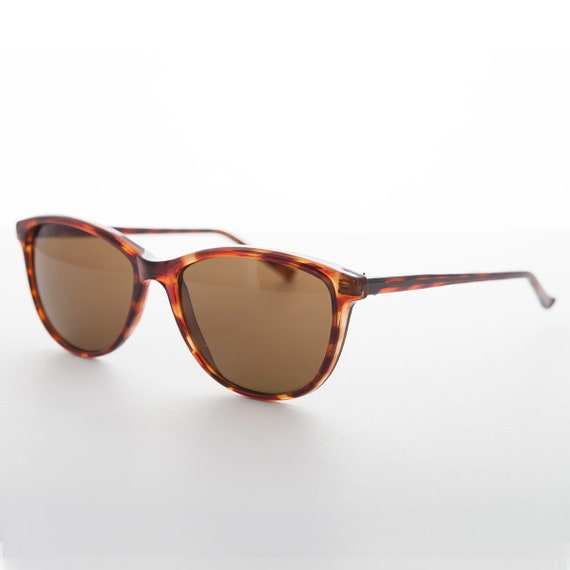 Classic Simple Vintage Sunglasses - Peppy - image 6