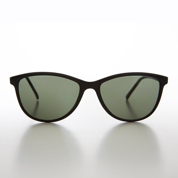 Classic Simple Vintage Sunglasses - Peppy - image 7