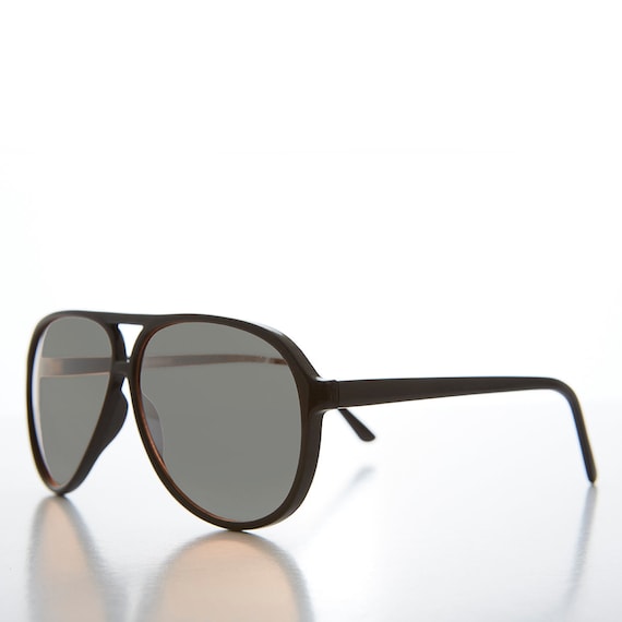 Pilot Sunglasses with Large Polarized Lenses - Be… - image 2