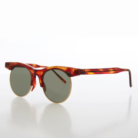 Round Extended Horn Rim Vintage Sunglass - Yan - image 2