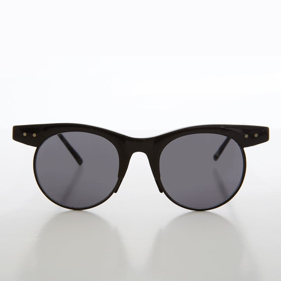 Round Extended Horn Rim Vintage Sunglass - Yan - image 3