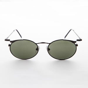 Futuristische Oval Vintage 90s Sonnenbrille - Dieselgoth