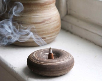 BULBOUS ceramic incense cone holder, round stone like burner, neutral, minimalist, incense burner, brown, beige, marble, handmade cone stand