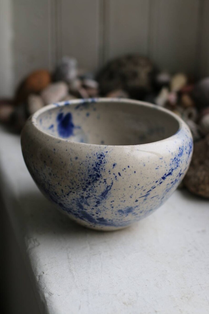 Nebula blauw gespetterd keramische display kom Large bowl