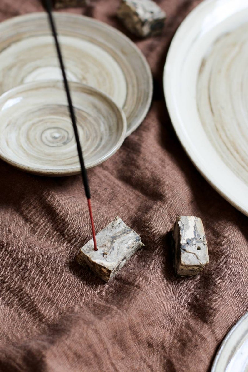 Cubic ceramic incense stick holder, square, rectangular, stoneware clay, neutral interior, modern, small, pebble, brown, beige, black, grey image 5