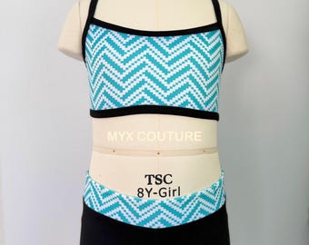 NYTT! Perfekt passform GLOW GETTER-set med topp i rygg och matchande shorts finns i blågrönt och svart, träningskläder för tjejer, danskläder för tjejer