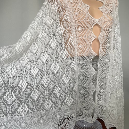 White Hand knitted Traditional Estonian Lace, shops Haapsalu Shawl