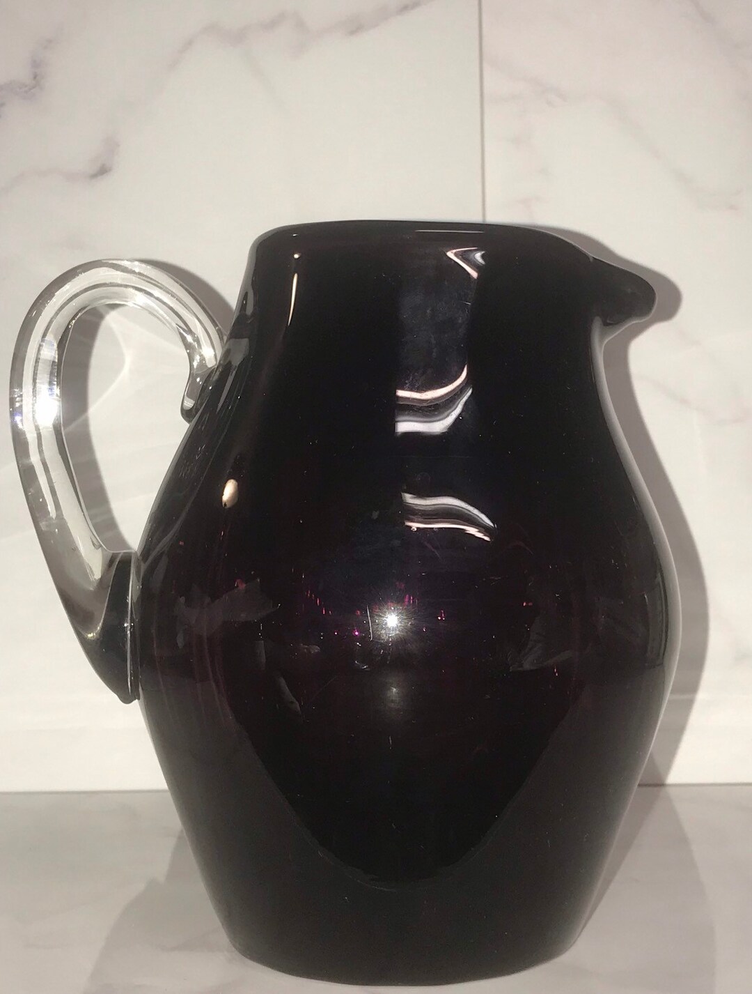 Ruby Pitcher Ruby Red Blown Glass Pitcher with applied Clear Handle Pitcher - Etsy.de
