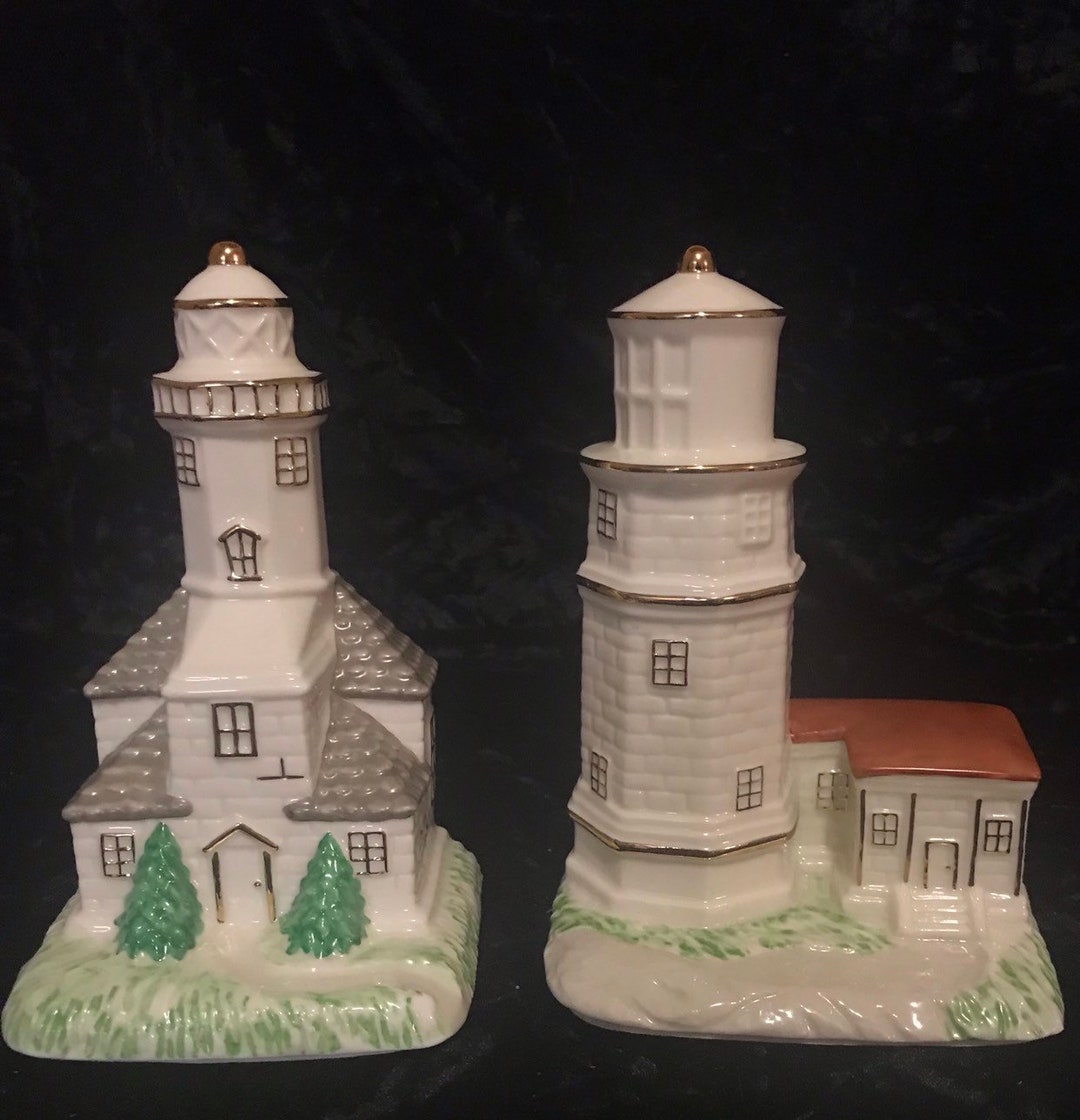 Mikasa Lighthouse Bookends FK016 Seaside Magic Fine Porcelain Gold