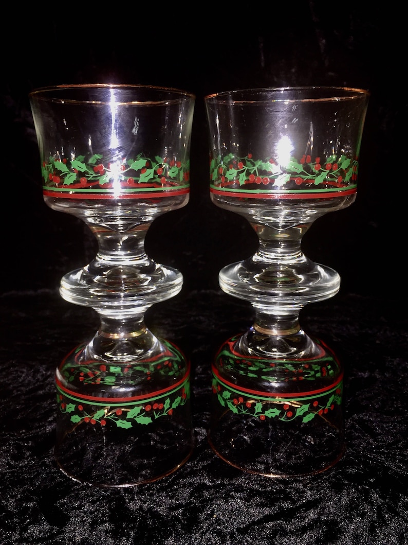Vintage Christmas Holiday Holly and Berry Glasses Total of Four Compotes