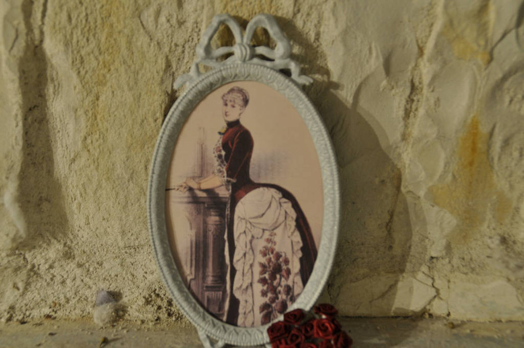 Joli Petit Cadre en Métal Patiné Vert Romantique Esprit Campagne Shabby Pour Cadeau Féminin.