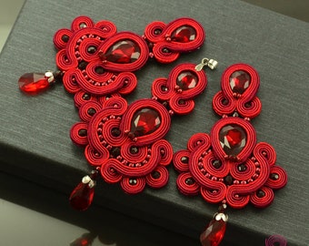 RESERVERING Rode bordeauxrode kroonluchter oorbellen en hanger, rode kastanjebruine soutache set, grote glanzende oorbellen en hanger met kristallen