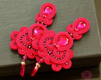 Deep pink chandelier earrings, fuchsia soutache earrings, large shiny earrings, big romantic earrings, clip on earrings, orecchini soutache