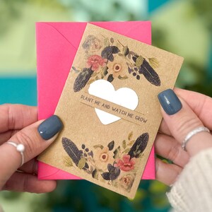 Tarjeta de semillas plantables con flores oscuras bohemias