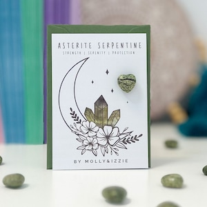 Cristal de serpentina de asterita en tarjeta de corazón / Regalo simbólico / Recuerdo / Piedras de preocupación / Cristal natural / Regalo considerado / Regalo para buzón