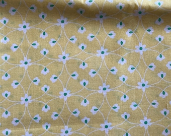 Rural Estate Quilter's Stash Room to Roam 1990's White Floral Yellow Cotton Fabric FQ 18"x 22"/more
