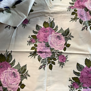 Rural Estate Stash Stone Chimneys 1950&#39;s Waverly Bonded Glosheen Chintz Fabric Schiaparelli Collection Empress Rose Assorted sizes