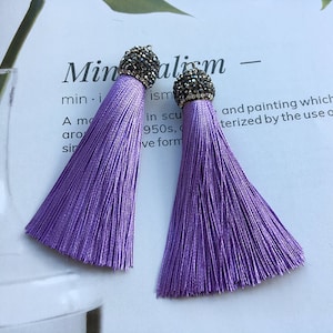 2 Stück Lavendel lange Quasten mit Strasskappe, Quaste Anhänger Charme, 7,5 cm Seidenfaden Quasten, Böhmen, DIY Schmuck machen Quaste Ohrringe