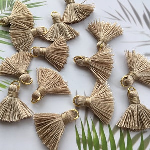 10 pieces Khaki Tassels,Tiny Catton Tassels,2cm Cotton Thread Tassels,Mini Tassels,Tassels Charm for Jewelry Making,DIY Tassels Earrings