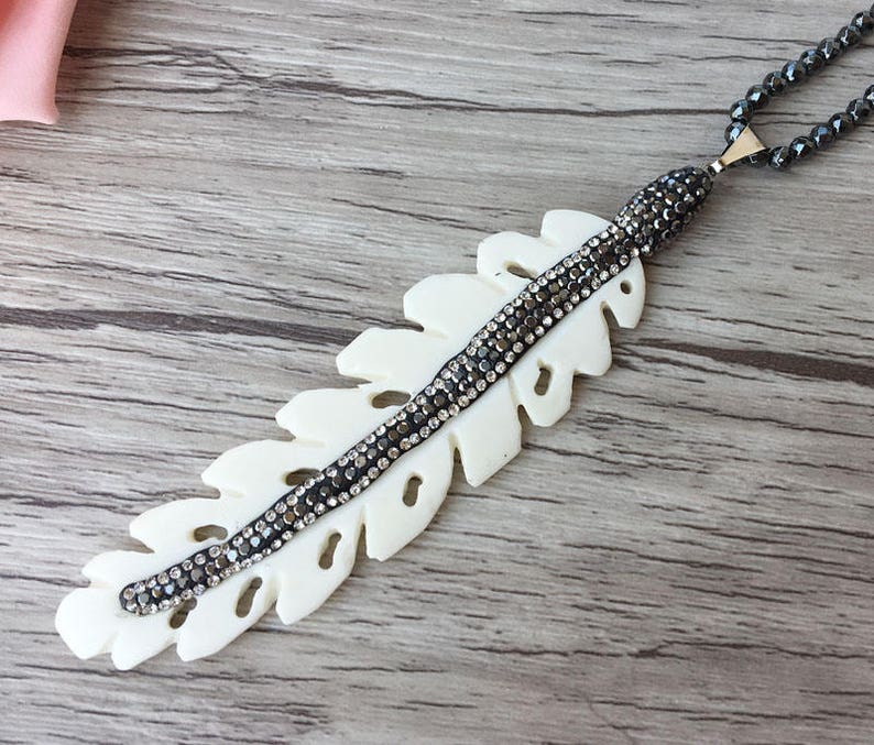 3 Strands Natural Agate Charms Necklace with Hematite Chains Pave Rhinestone Crystal jade Pendants Jewelry For Women NK192
