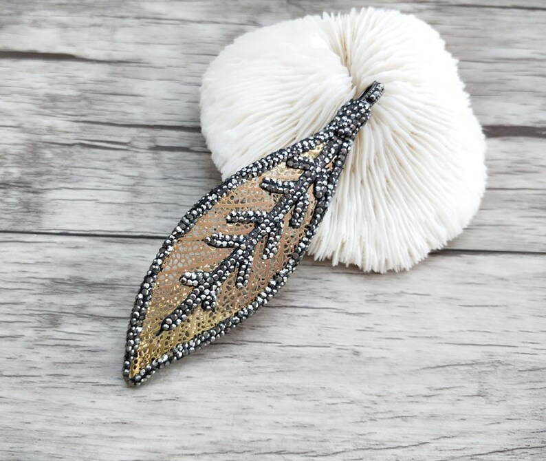 5 Pieces Vintage Hollow leaf Pendants Paved Rhinestone Crystal stone for DIY Necklace jewelry findings Boho charm Gift PD837
