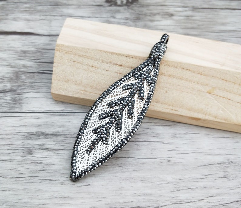 5 Pieces Vintage Hollow leaf Pendants Paved Rhinestone Crystal stone for DIY Necklace jewelry findings Boho charm Gift PD837