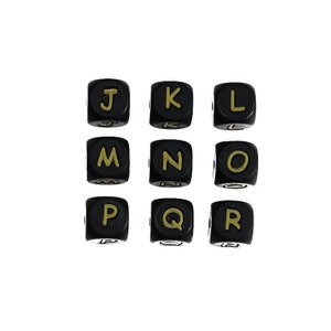 12 mm ブラック スクエア キューブ 文字 シリコン ビーズ、アルファベット文字ビーズ、ソフト シリコン文字ビーズ、バルク シリコン ビーズ、ジュエリー クラフト作成