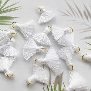 10 pieces White Tassels,Tiny Catton Tassels,2cm Cotton Thread Tassels,Mini Tassels,Tassels Charm for Jewelry Making,DIY Tassels Earrings
