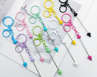 Metalen sleutelhangers met kralen, sleutelhangers met kralen, staafsleutelhanger, kralenambachten, metalen sleutelhanger met kralen, doe-het-zelfsleutelhangers knutselen