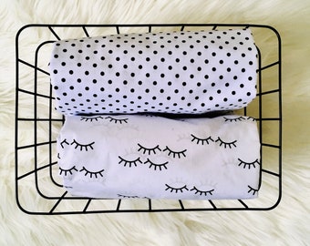 monochrome cot sheet
